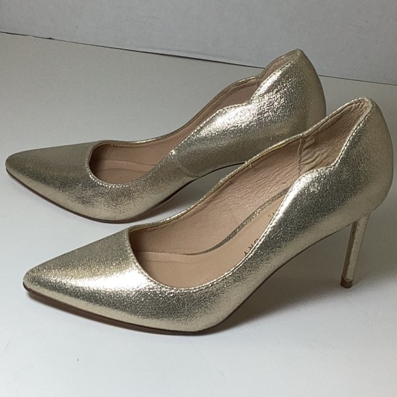 Chinese Laundry Pumps Womens Gold Scalloped Pointed Toe Spice Heels - Picture 8 of 9